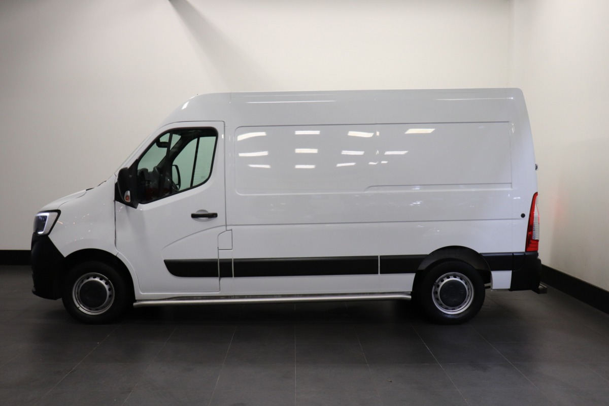 Renault Master 2.3 dCi 150PK L2H2 EURO 6 - Airco - Cruise - PDC - € 19.950,- Excl.