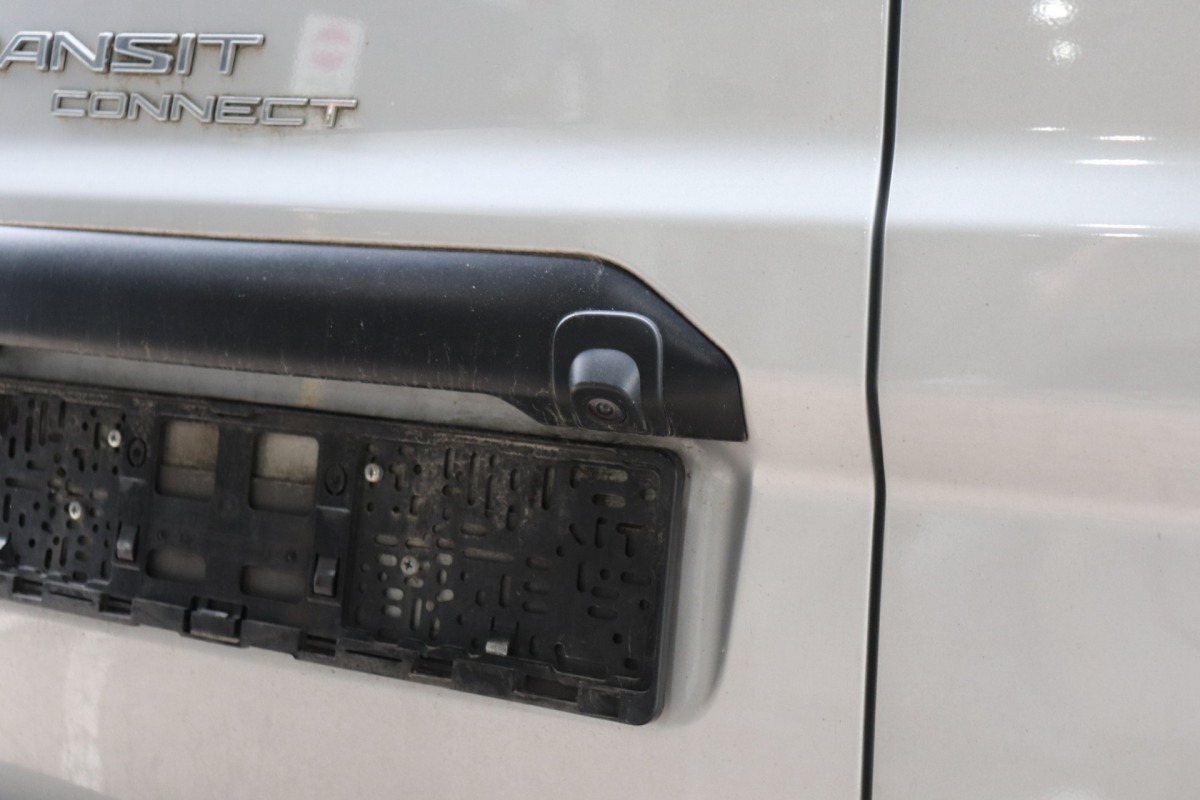 Ford Transit Connect 1.5 EcoBlue 120PK Automaat - Bak Defect! L2 - AC/Climate - Navi - Cruise - EURO 6 - € 10.900,- Excl.