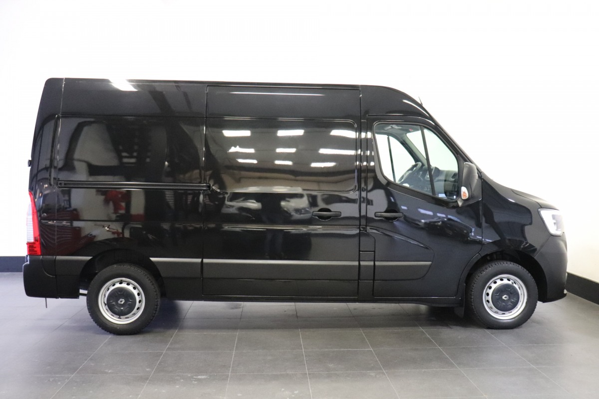 Renault Master 2.3 dCi 135PK L2H2- EURO 6 - Airco - PDC - NAP - € 23.900,- Excl.