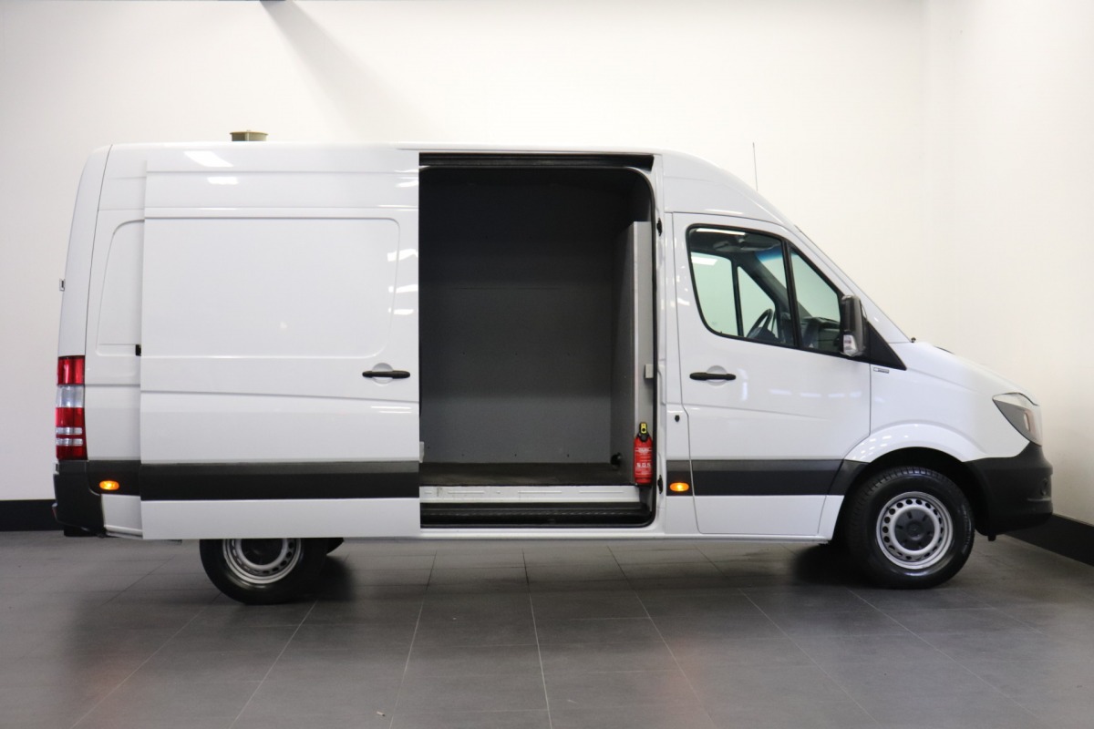 Mercedes-Benz Sprinter 316 CDI L2H2 - Airco - Cruise - Trekhaak - € 12.499.- Excl.