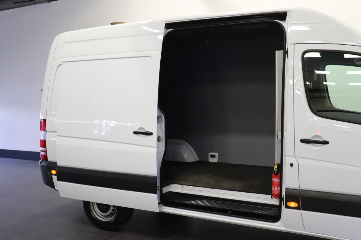 Mercedes-Benz Sprinter 316 CDI L2H2 - Airco - Cruise - Trekhaak - € 12.499.- Excl.