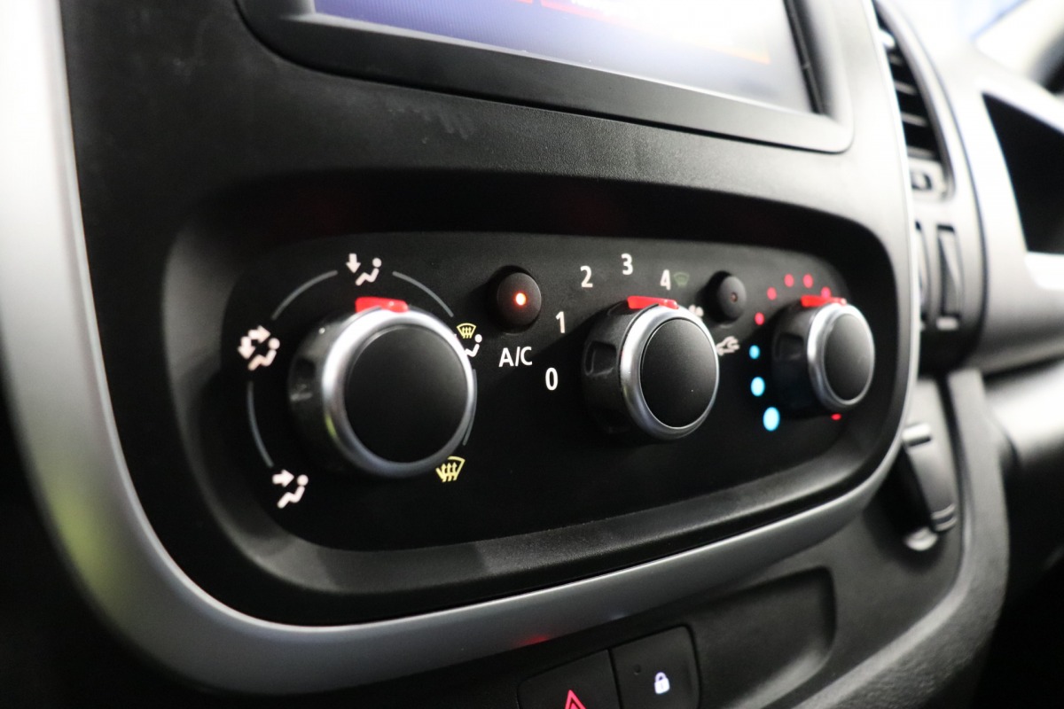 Renault Trafic 1.6 dCi EURO 6 - Airco - Navi - Cruise - € 11.499,- Excl.