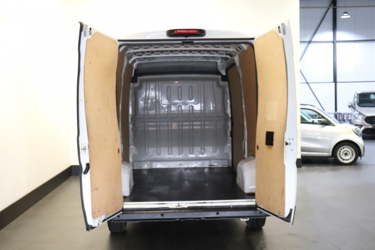 Peugeot Boxer 2.2 BlueHDi L2H2 140PK - EURO 6 - Airco - Navi - Cruise - Camera - € 14.900,- Excl.