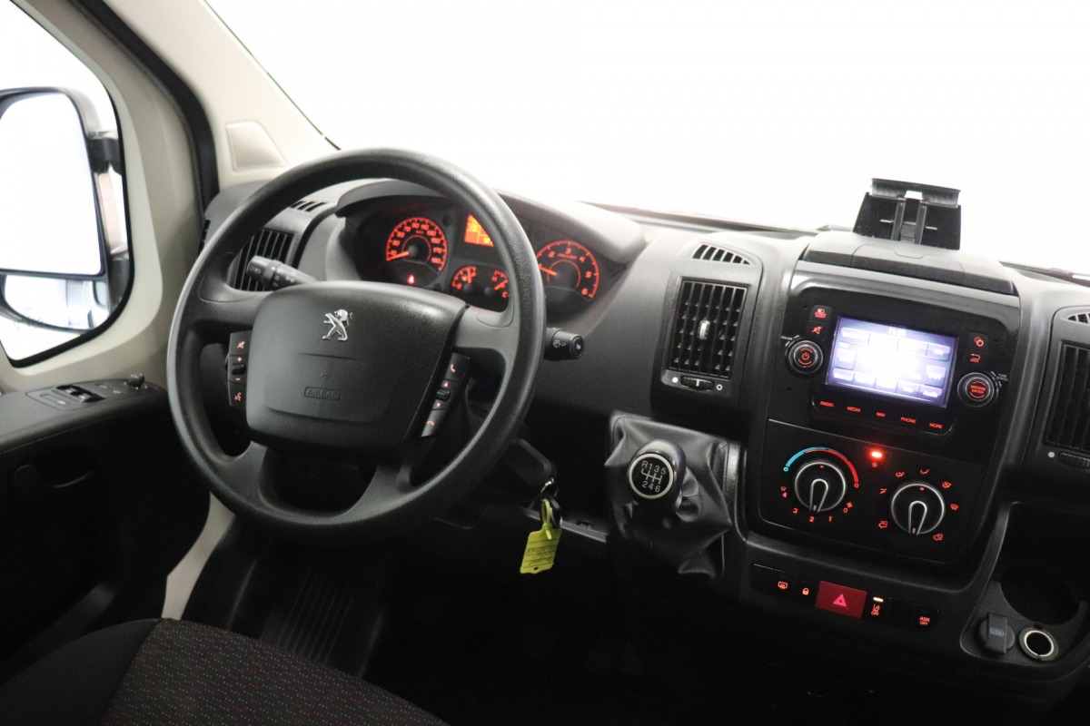 Peugeot Boxer 2.2 BlueHDi L2H2 140PK - EURO 6 - Airco - Navi - Cruise - Camera - € 14.900,- Excl.