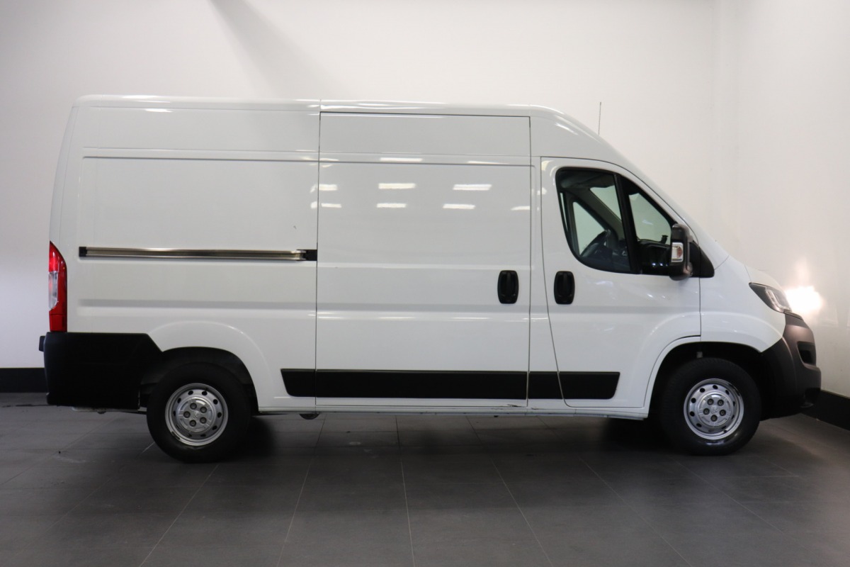 Peugeot Boxer 2.2 BlueHDi L2H2 140PK - EURO 6 - Airco - Navi - Cruise - Camera - € 14.900,- Excl.
