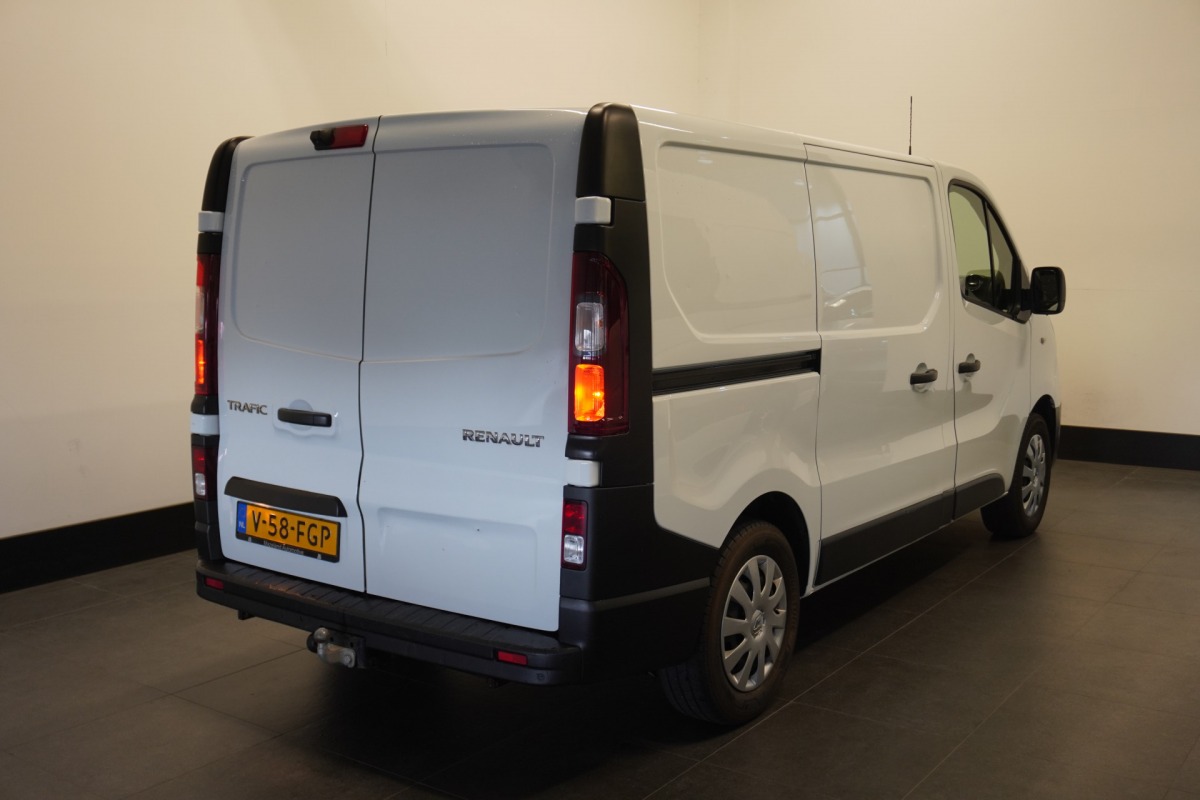 Renault Trafic Renault Trafic 1.6 dCi - EURO - Airco - Cruise - PDC - Camera - € 12.950,- Excl.