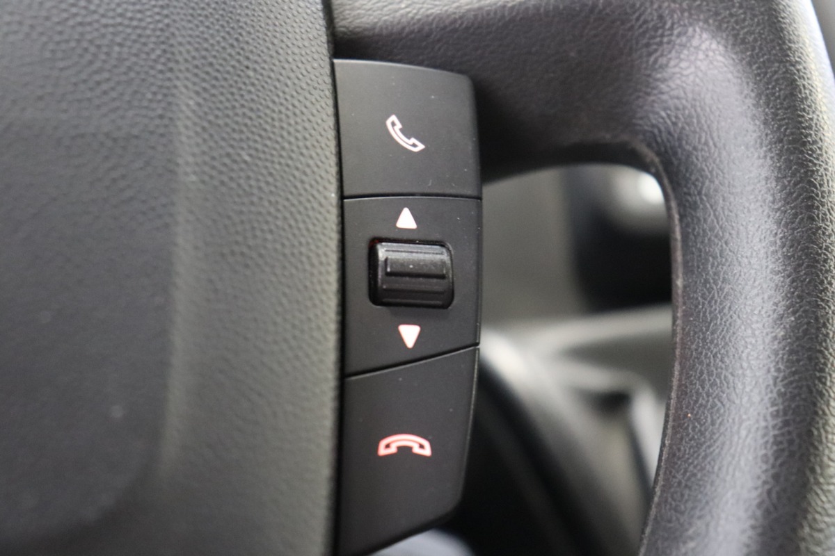 Peugeot Boxer 2.2 BlueHDi 140PK L2H2 - EURO 6 - Airco - Navi - Cruise - Camera - € 13.900,- Excl.