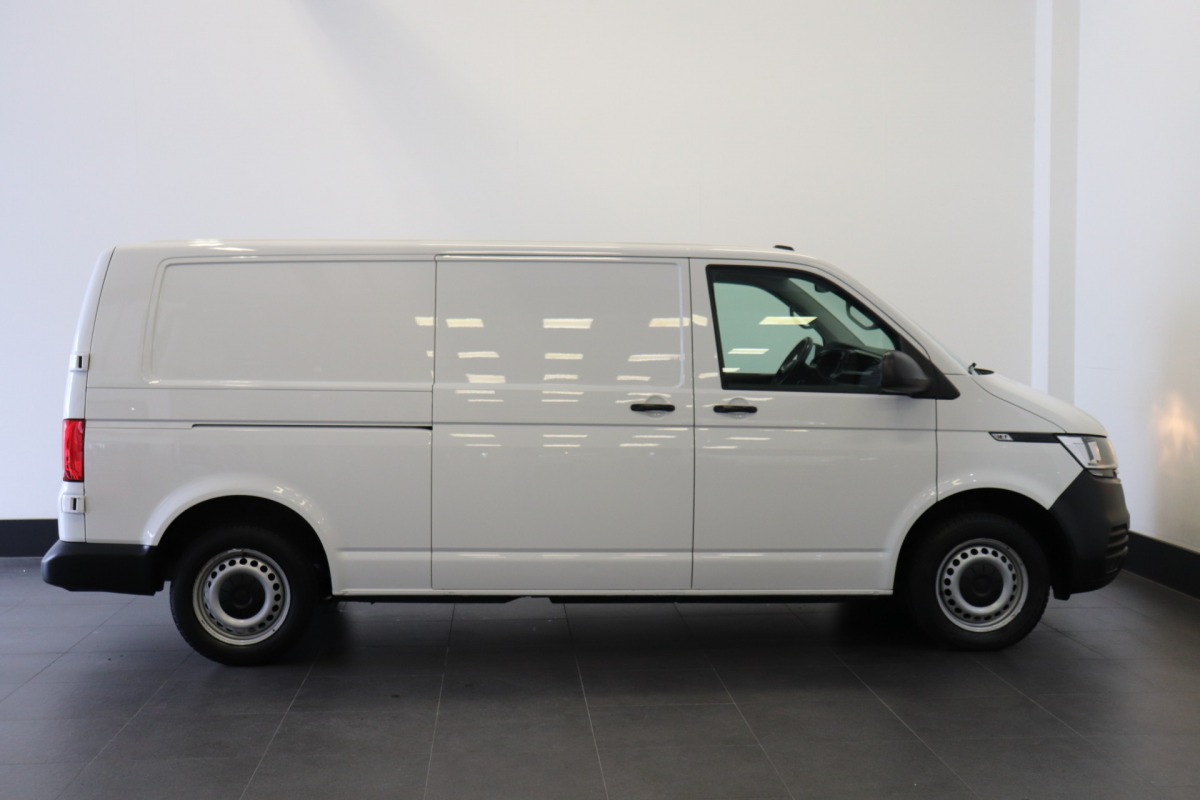 Volkswagen Transporter 2.0 TDI 150PK L2 - EURO 6 - Airco - Navi - Cruise - € 16.900,- Excl.