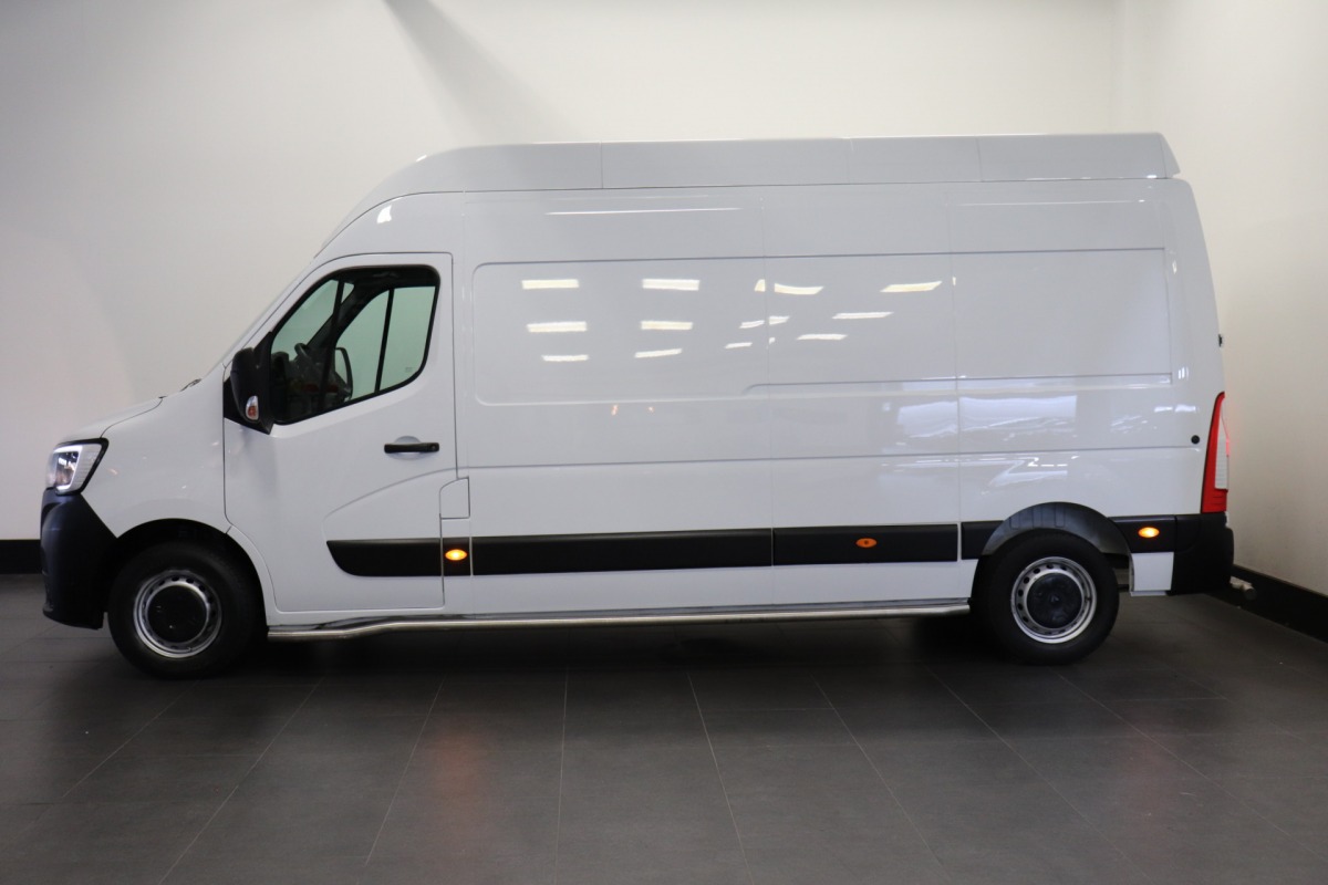 Renault Master 2.3 dCi 135PK L3H3 - EURO 6 - Airco - Navi - Cruise - € 18.900,- Excl.