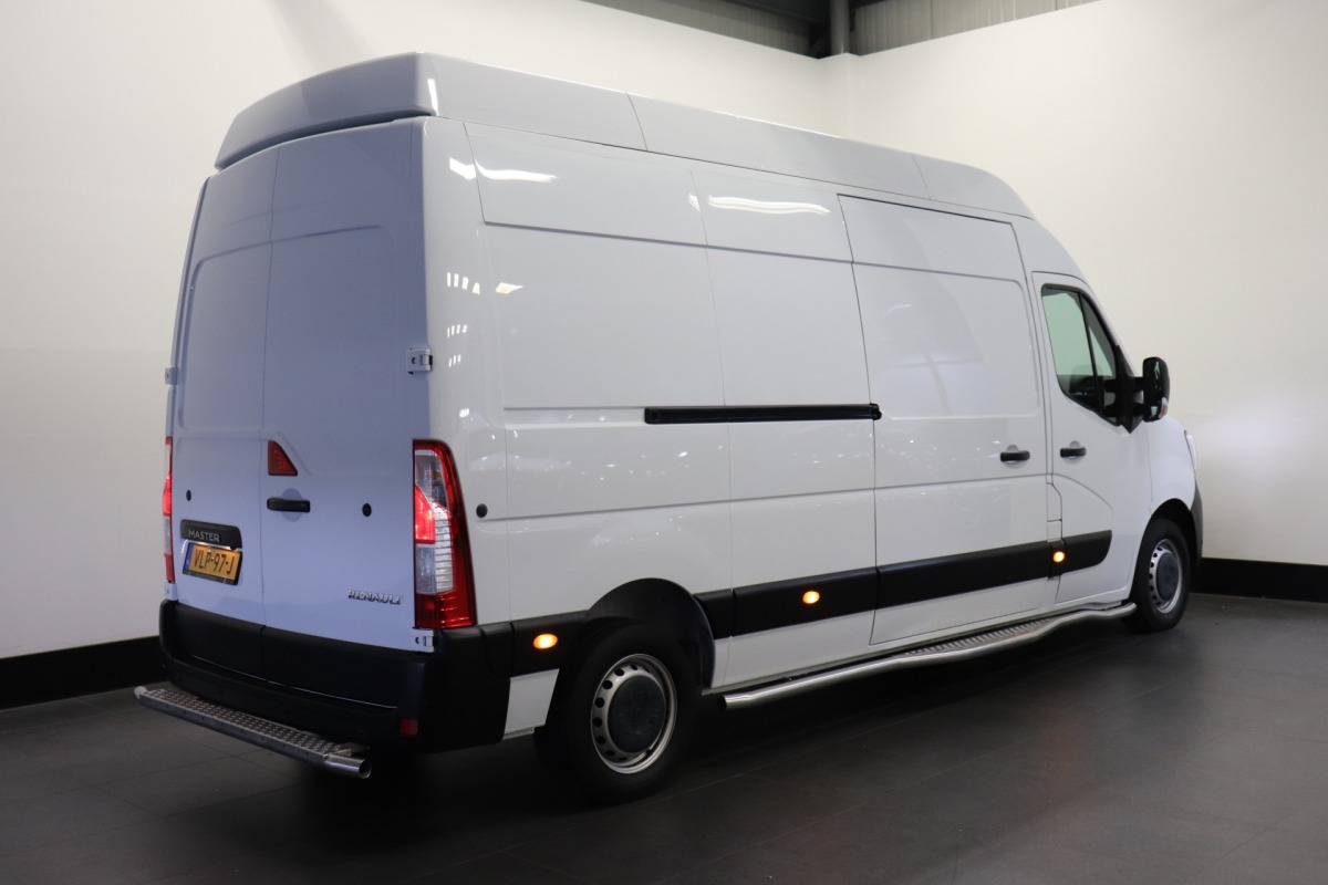 Renault Master 2.3 dCi 135PK L3H3 - EURO 6 - Airco - Navi - Cruise - € 16.950,- Excl.