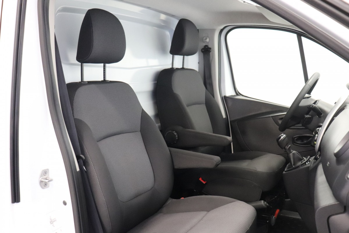 Renault Trafic 2.0 dCi 145PK EURO 6 - AC/climate - Navi - Cruise - € 11.950 ,- Excl.