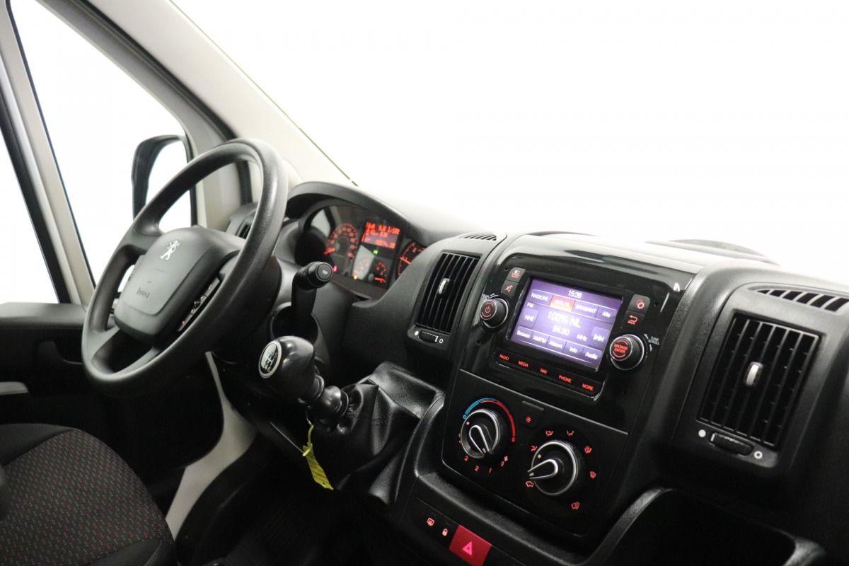 Peugeot Boxer 2.2 BlueHDi 120PK 2x Schuifdeur L2H2 EURO 6 - Airco - Navi - Cruise - € 12.950,- Excl.