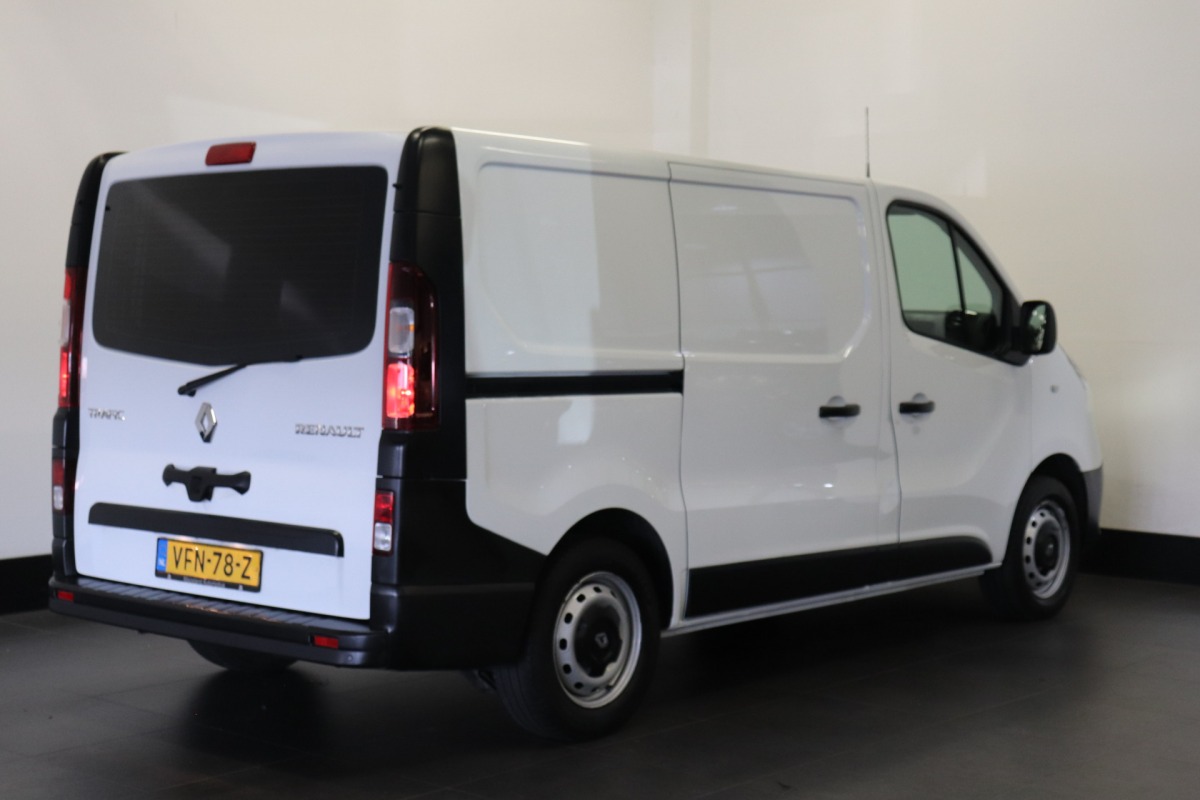 Renault Trafic 2.0 dCi 120PK - 2x Schuifdeur - EURO 6 - Airco - Cruise - PDC - € 12.950,- Excl.