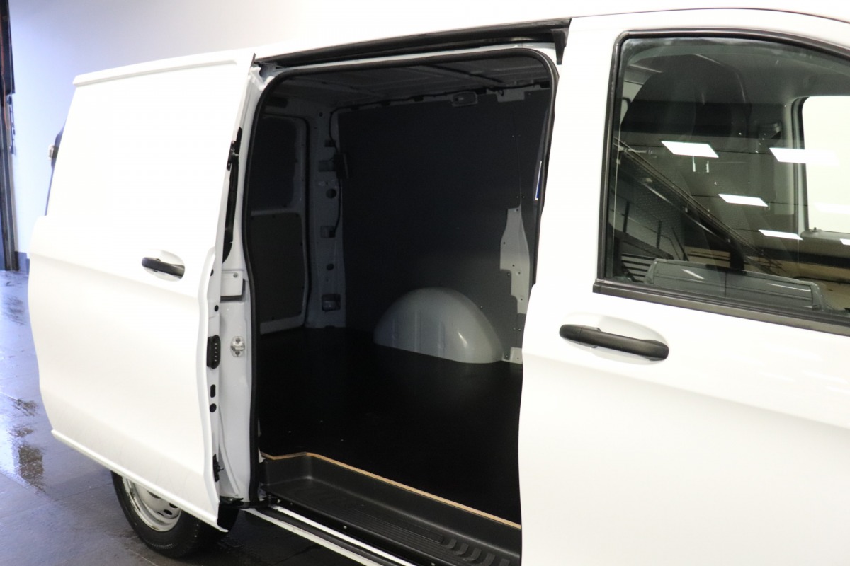 Mercedes-Benz Vito 116 CDI Lang EURO 6 - Airco - Navi - Cruise - € 18.900,- Excl.