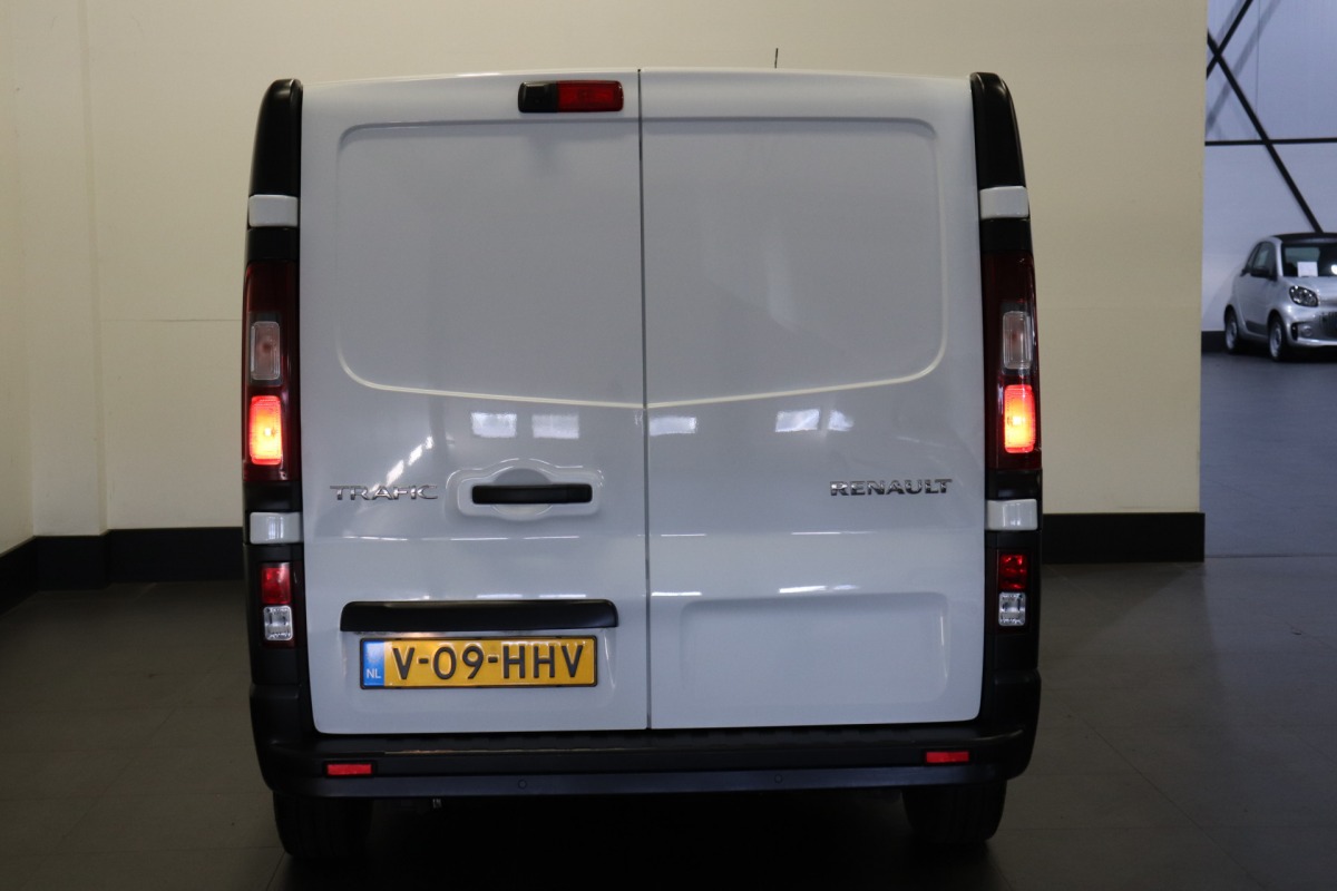 Renault Trafic 1.6 dCi EURO 6 - Airco - Camera - PDC - € 10.950,- Excl.