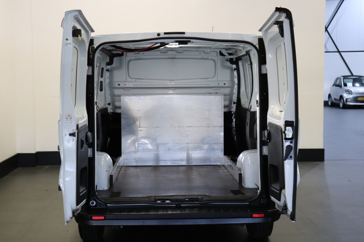 Renault Trafic 1.6 dCi EURO 6 - Airco - Camera - PDC - € 10.950,- Excl.