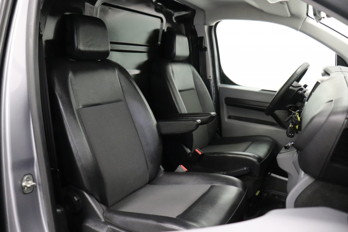 Citroën Jumpy 2.0 BlueHDI 180PK Automaat EURO 6 - AC/climate - Cruise - PDC - € 13.900,- Incl BTW/BPM.