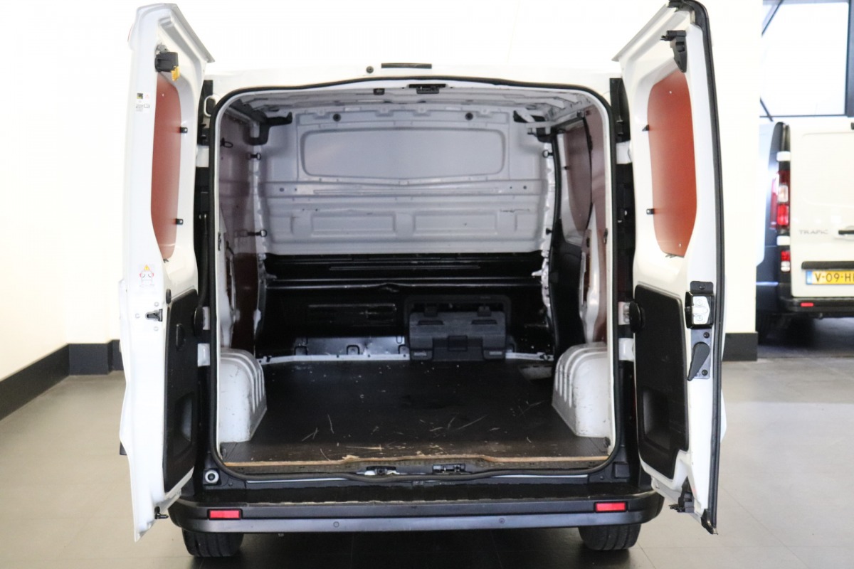 Renault Trafic 1.6 dCi EURO 6 - Airco - Cruise - €11.950,- Excl.