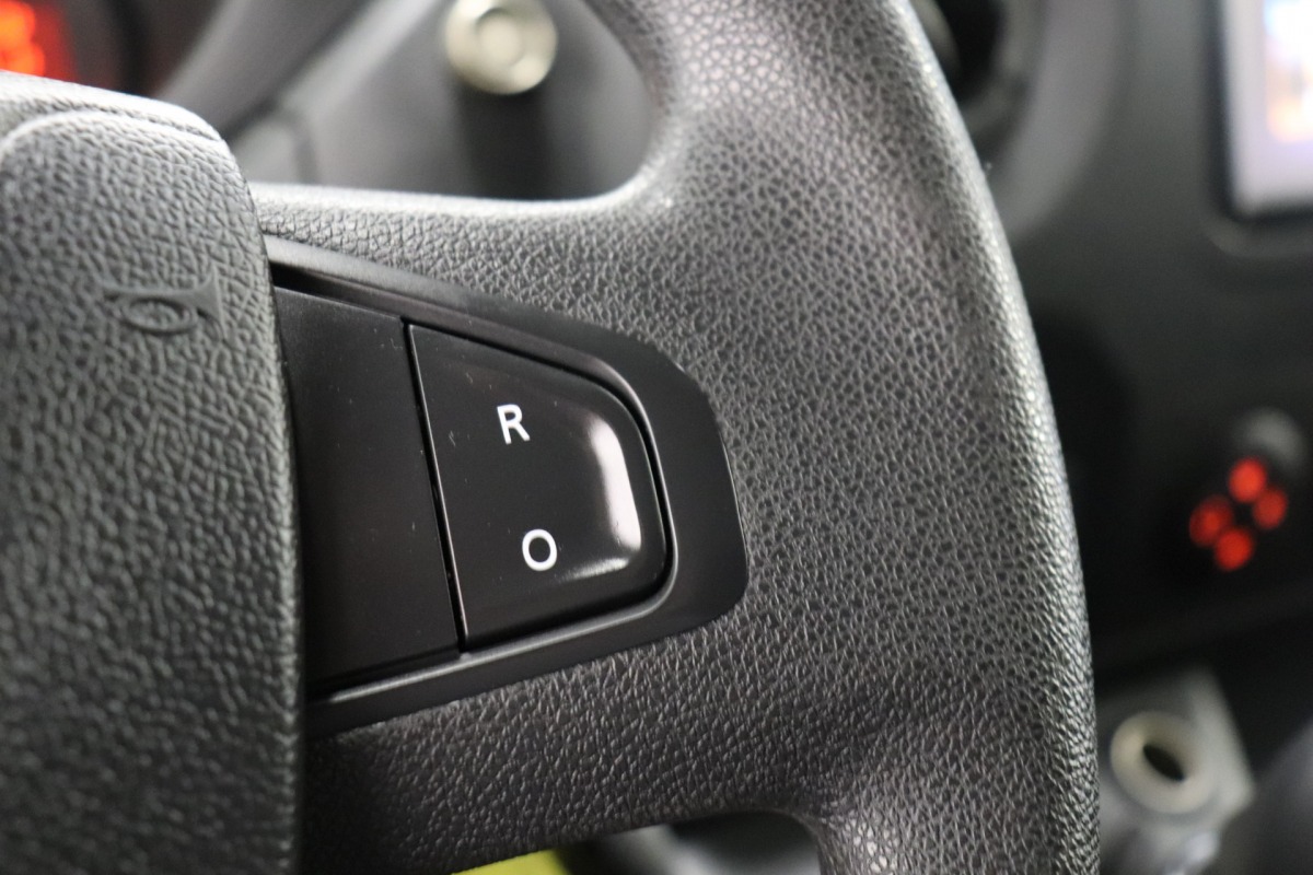 Opel Movano 2.3 CDTI L2H2 - EURO 6 - AC/Climate - Navi - Cruise - € 12.950,- Excl.