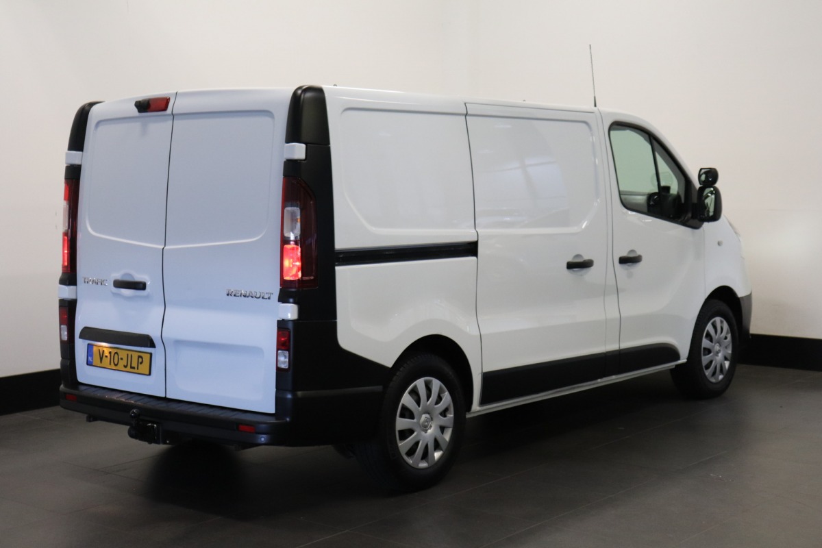 Renault Trafic 1.6 dCi EURO 6 - Airco - PDC - Trekhaak - € 12.950,- Excl.