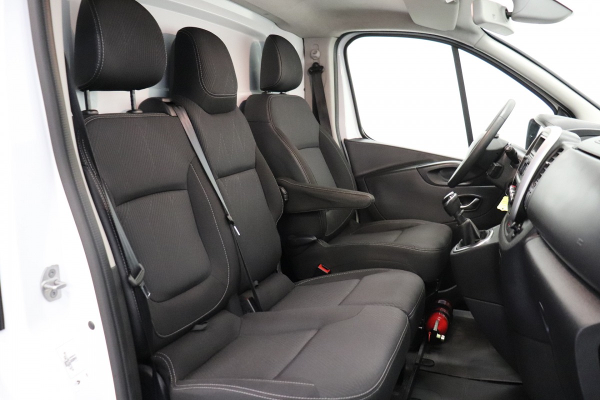 Renault Trafic 1.6 dCi EURO 6 - Airco - PDC - Trekhaak - € 12.950,- Excl.