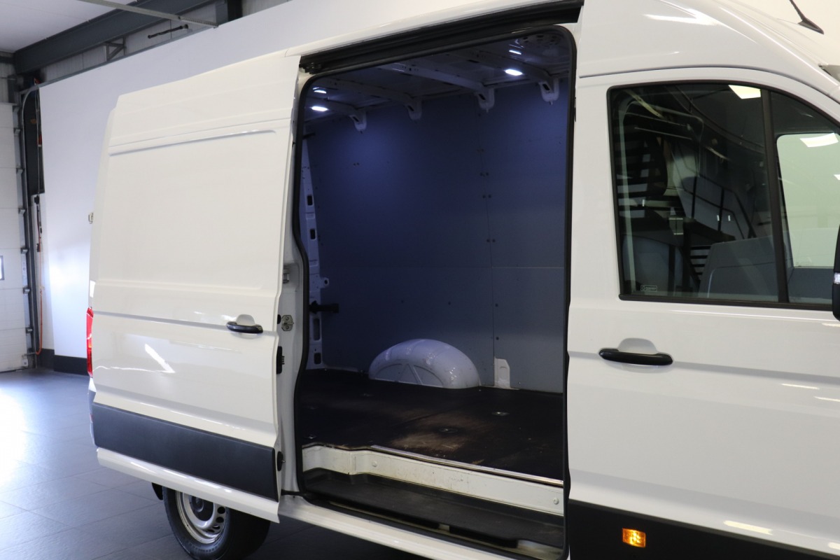 Volkswagen Crafter 2.0 TDI L3H3 177PK EURO 6 - Airco - Cruise - Navi - €16.900,- Excl.