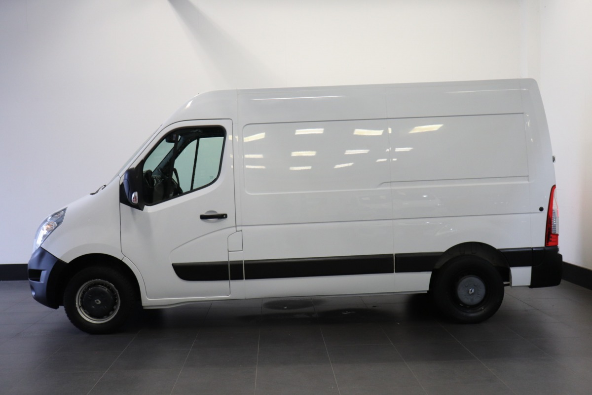 Renault Master 2.3 dCi 130PK L2H2 - EURO 6 - Airco - Navi - Cruise - € 13.950,- Excl.