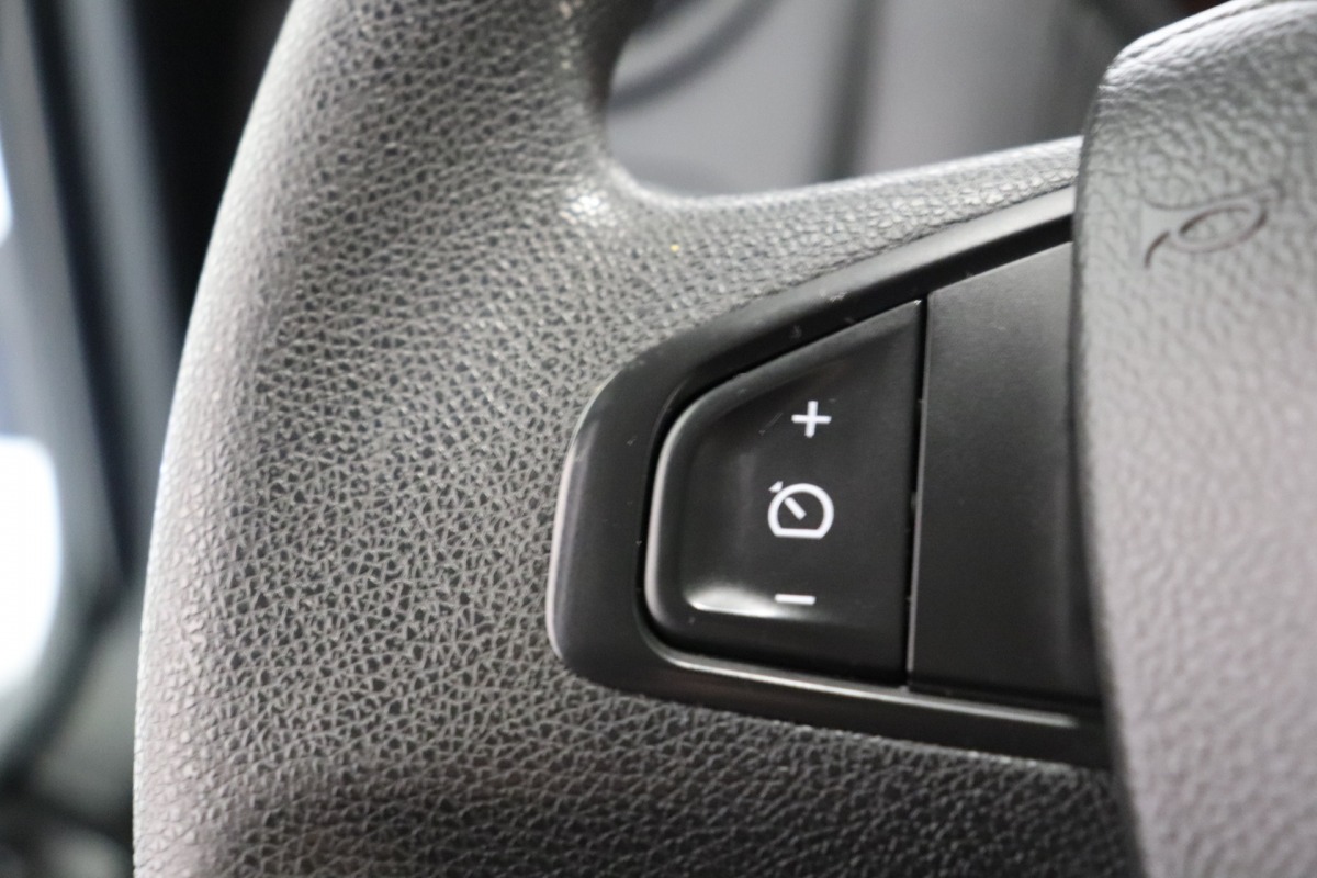 Renault Master 2.3 dCi 130PK L2H2 - EURO 6 - Airco - Navi - Cruise - € 13.950,- Excl.