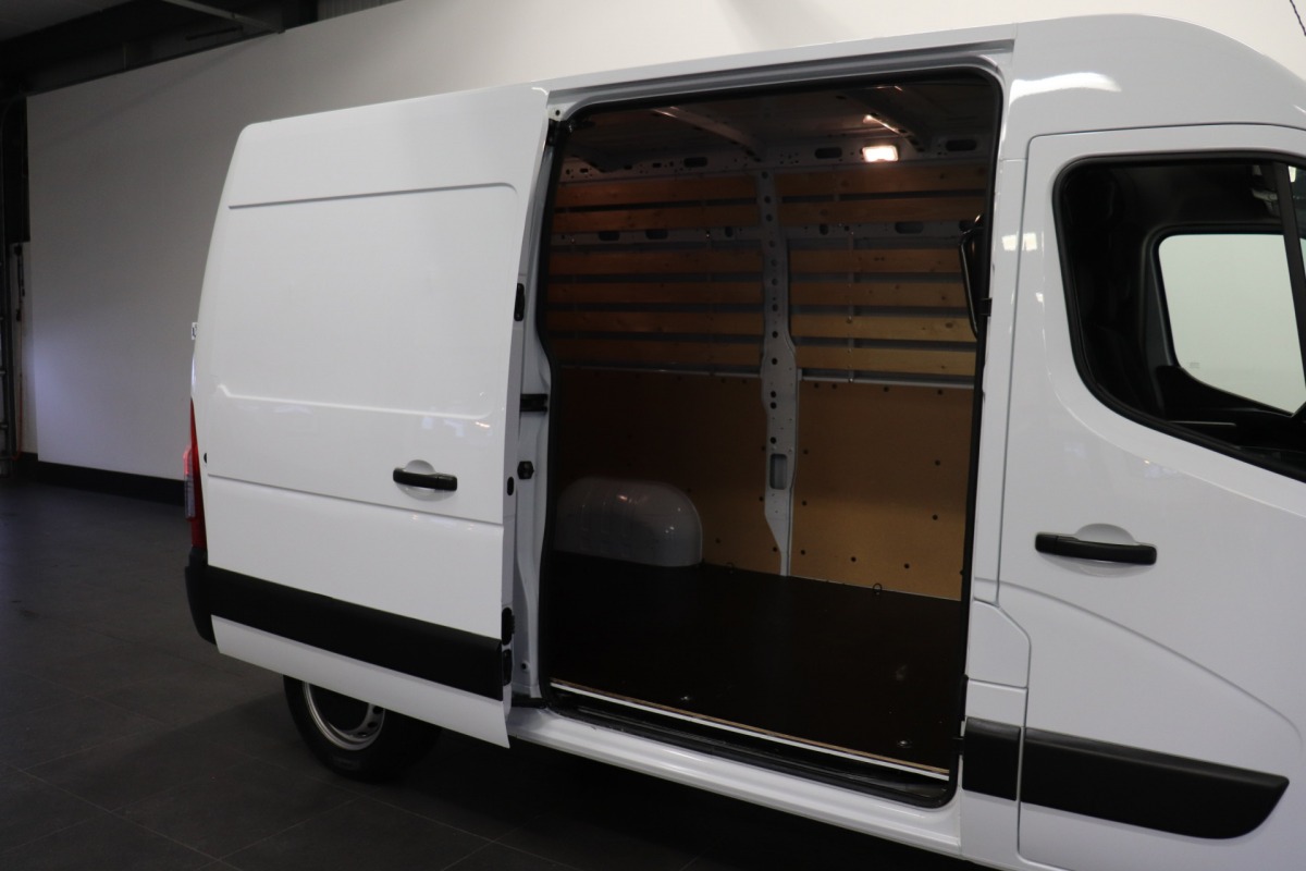 Opel Movano 2.3 Turbo 136PK L2H2 EURO 6 - AC/climate - Cruise - PDC - € 20.900,- Excl.