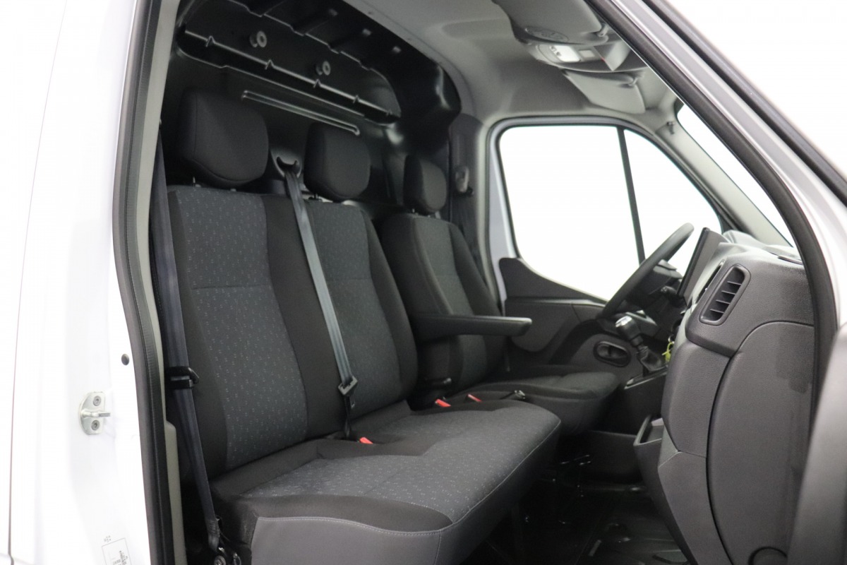 Opel Movano 2.3 Turbo 136PK L2H2 EURO 6 - AC/climate - Cruise - PDC - € 20.900,- Excl.