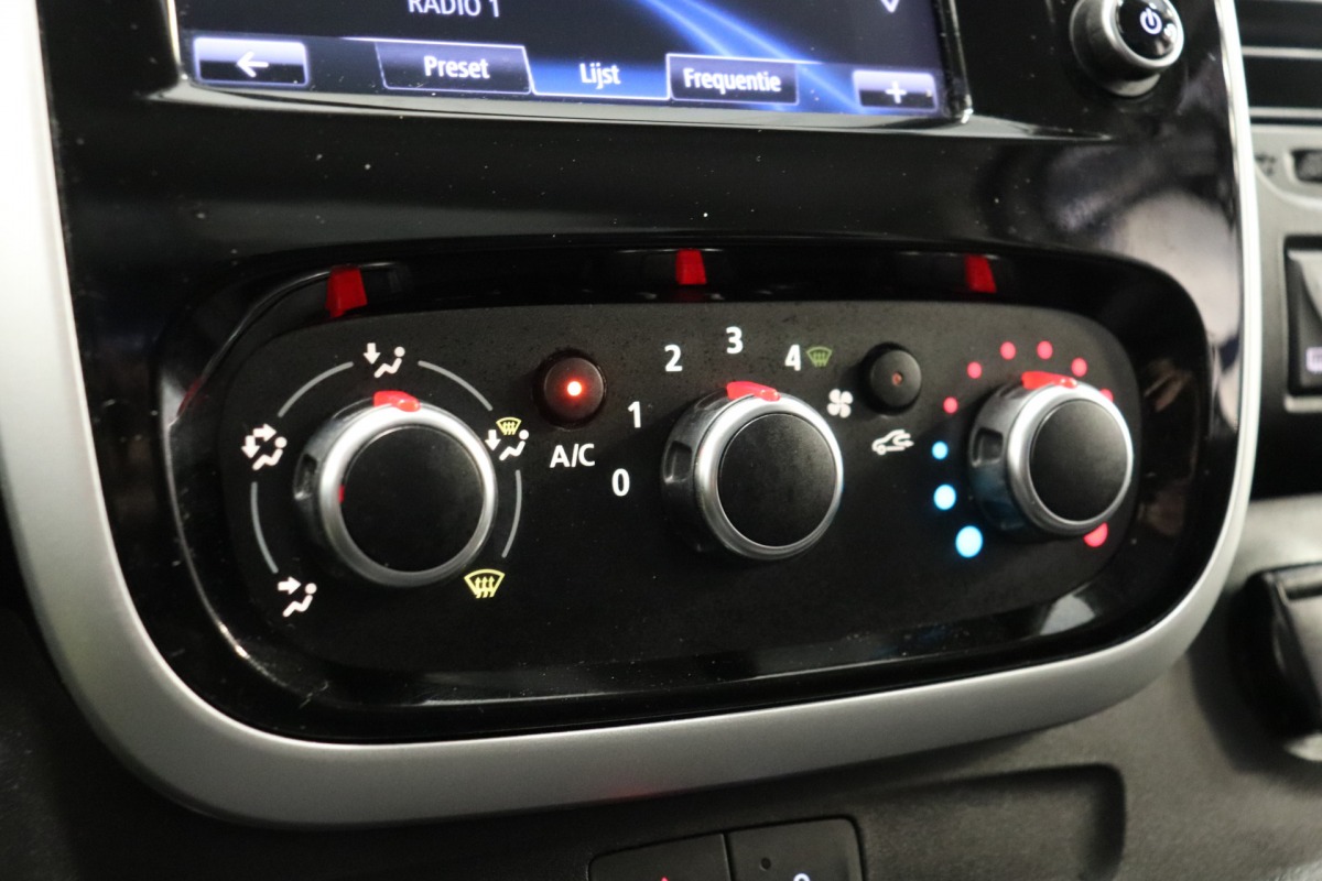 Renault Trafic 1.6 dCi - EURO 6 - Airco - Navi - Cruise - € 11.900,- Excl.
