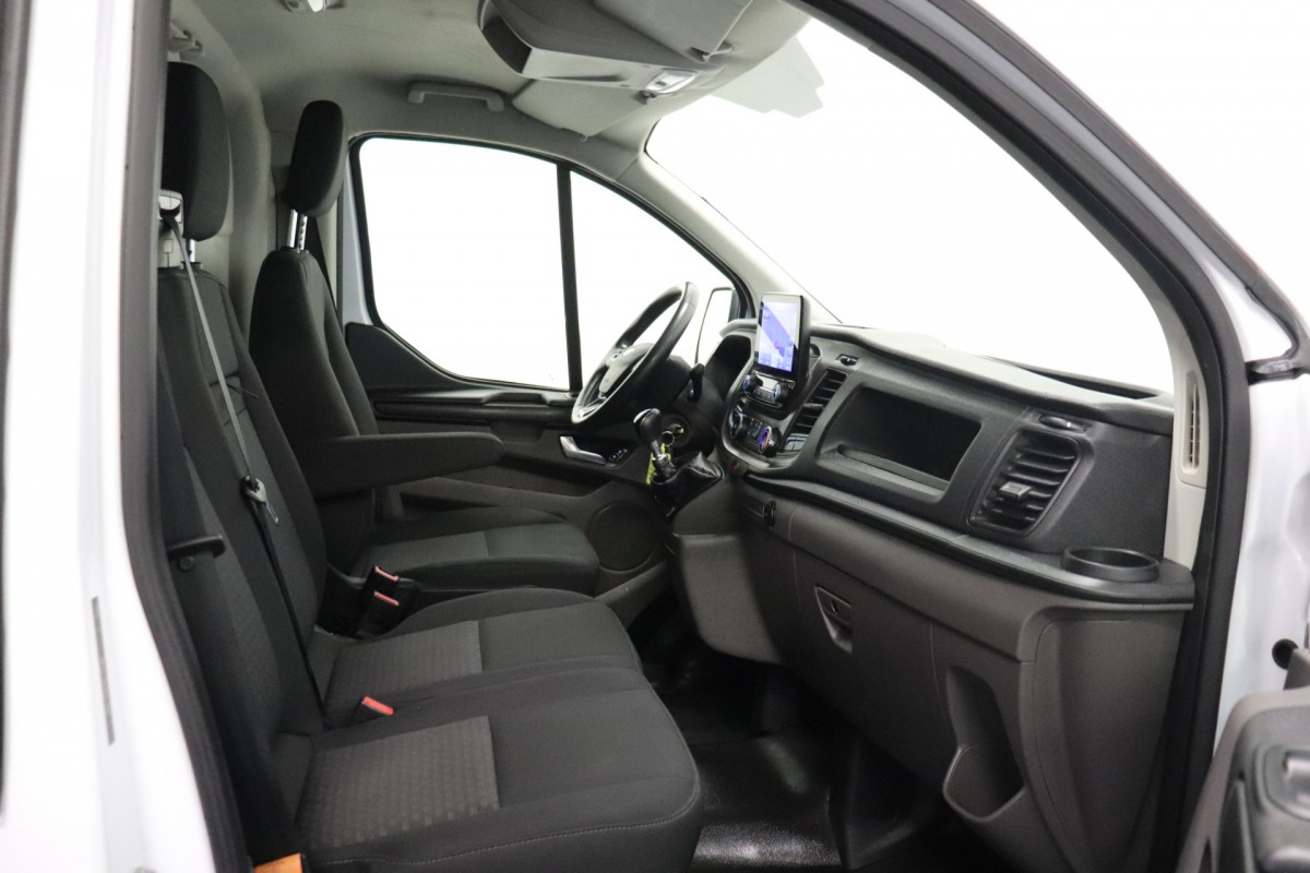 Ford Transit Custom 2.0 TDCI EURO 6 - Airco - Navi - Cruise - € 16.950,- Excl.