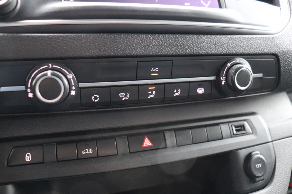 Peugeot Expert 1.5 BlueHDI EURO 6 - Airco - Navi - Cruise - € 15.900,- Excl.