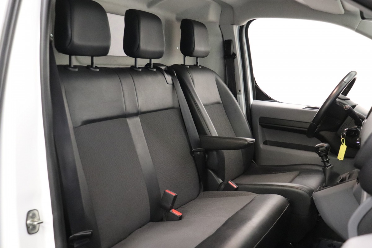 Peugeot Expert 1.5 BlueHDI EURO 6 - Airco - Navi - Cruise - € 15.900,- Excl.