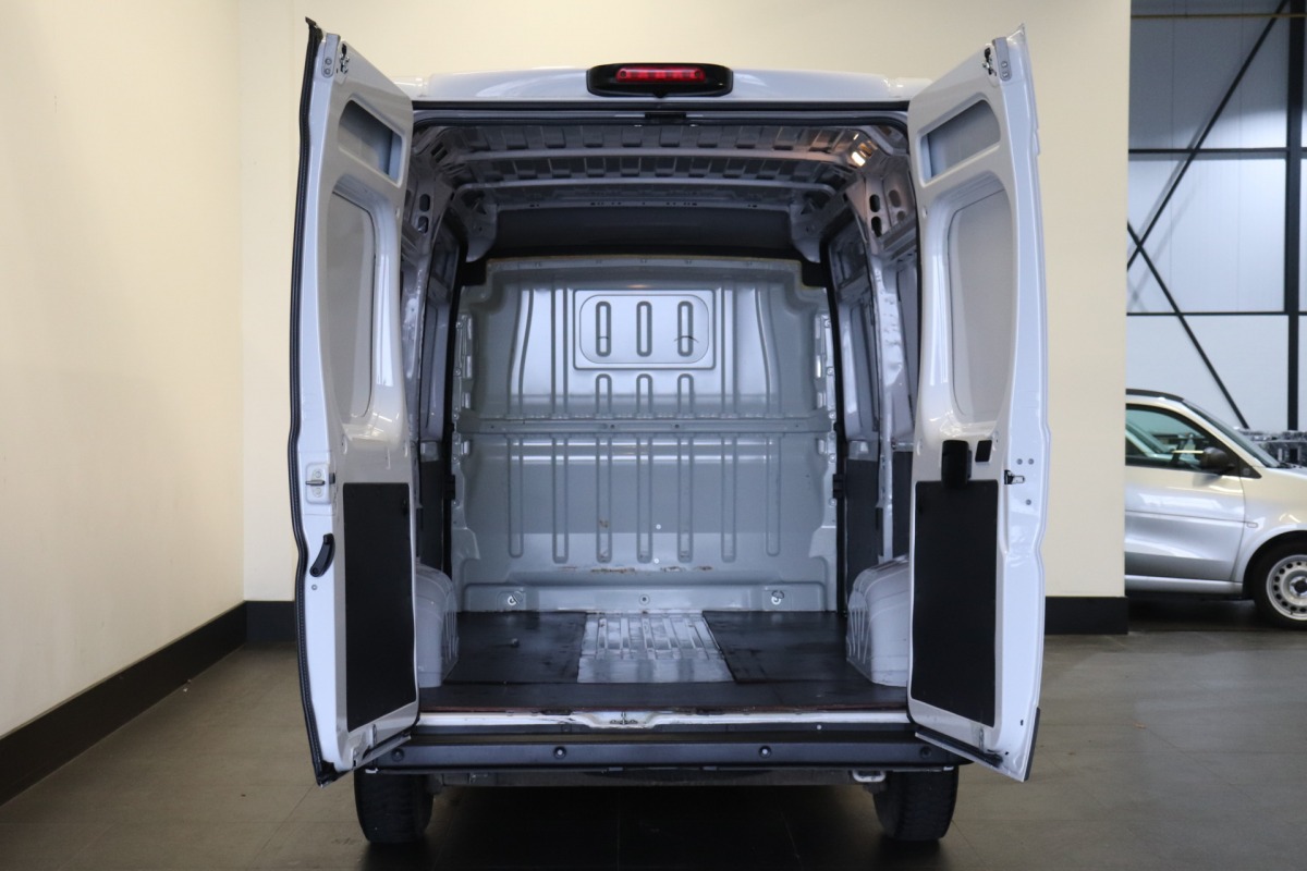 Peugeot Boxer 2.2 BlueHDi 165PK L2H2 EURO 6 - Airco - Cruise - Navi - € 13.950,- Excl.