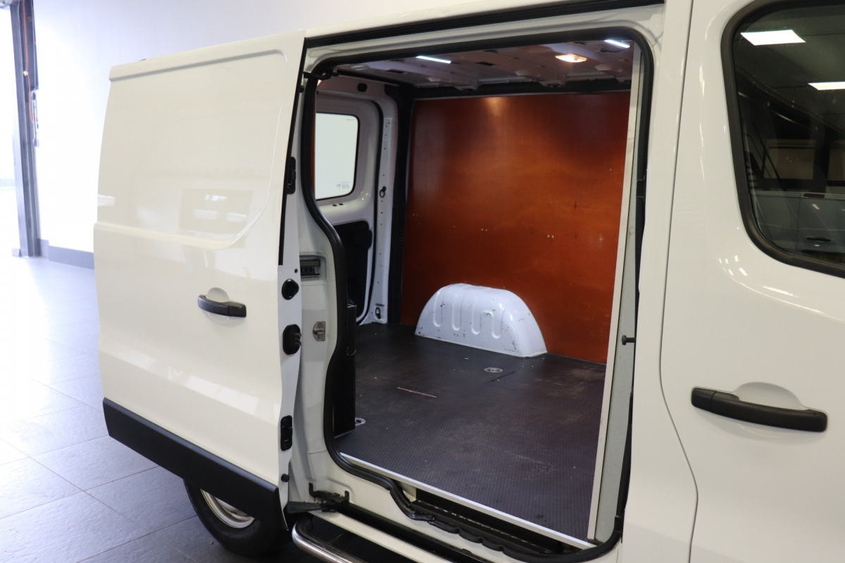 Renault Trafic 1.6 dCi - EURO 6 - Airco - Navi - Cruise - € 12.950,- Excl.