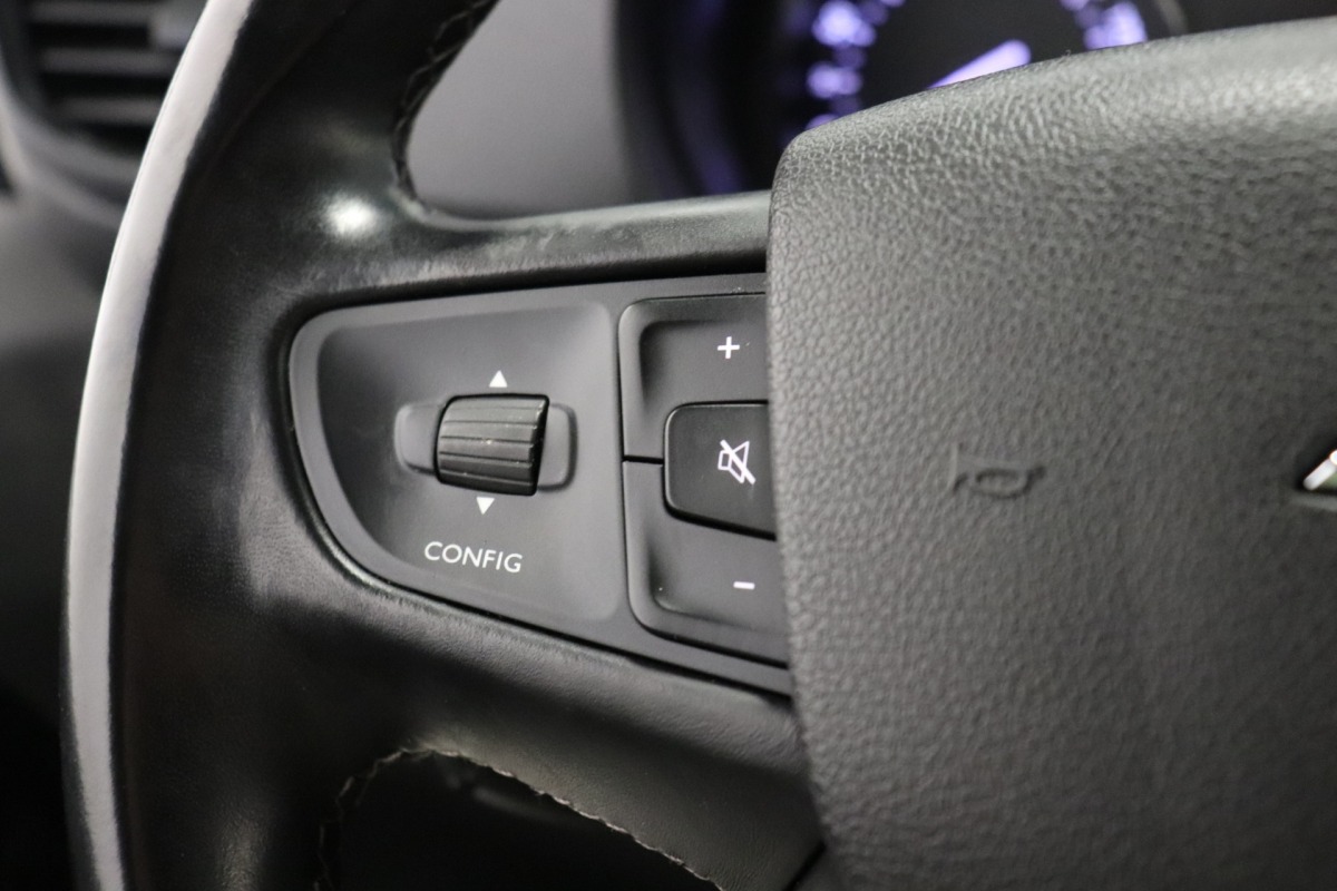 Opel Vivaro 2.0 CDTI 150PK L2 - EURO 6 - Airco - Navi - Cruise - € 12.499,- Excl.