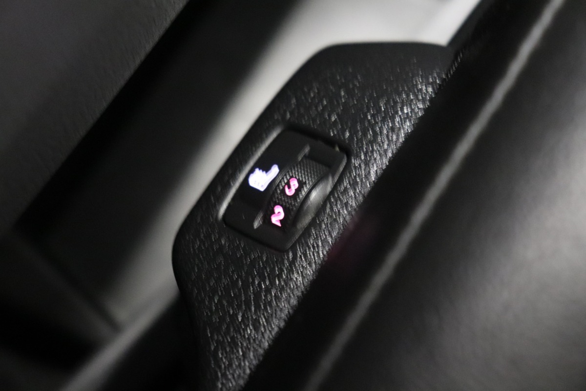 Opel Vivaro 2.0 CDTI 150PK L2 - EURO 6 - Airco - Navi - Cruise - € 12.499,- Excl.
