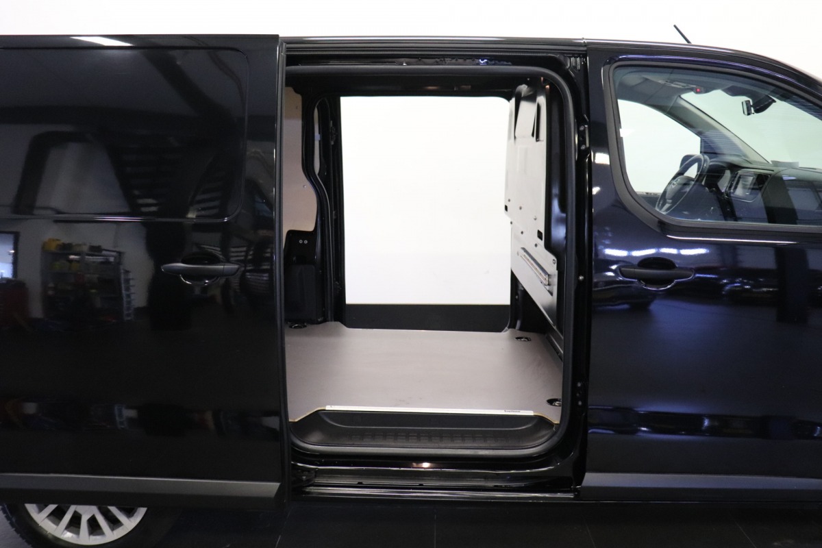 Opel Vivaro 2.0 CDTI 150PK L2 - EURO 6 - Airco - Navi - Cruise - € 12.499,- Excl.