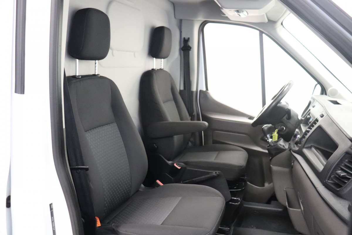 Ford Transit 2.0 TDCI 130PK L2H2 - EURO 6 - Airco - Cruise - PDC - € 17.900,- Excl.