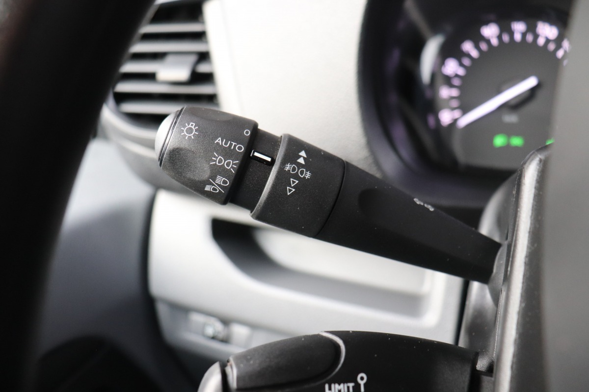Peugeot Expert 2.0 BlueHDI 150PK - EURO 6 Airco - Navi - Cruise - € 11.900,- Excl.