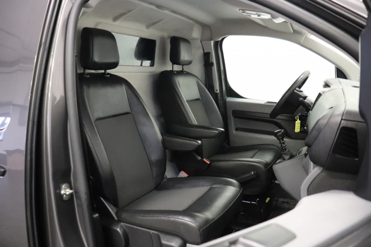 Peugeot Expert 2.0 BlueHDI 150PK - EURO 6 Airco - Navi - Cruise - € 11.900,- Excl.