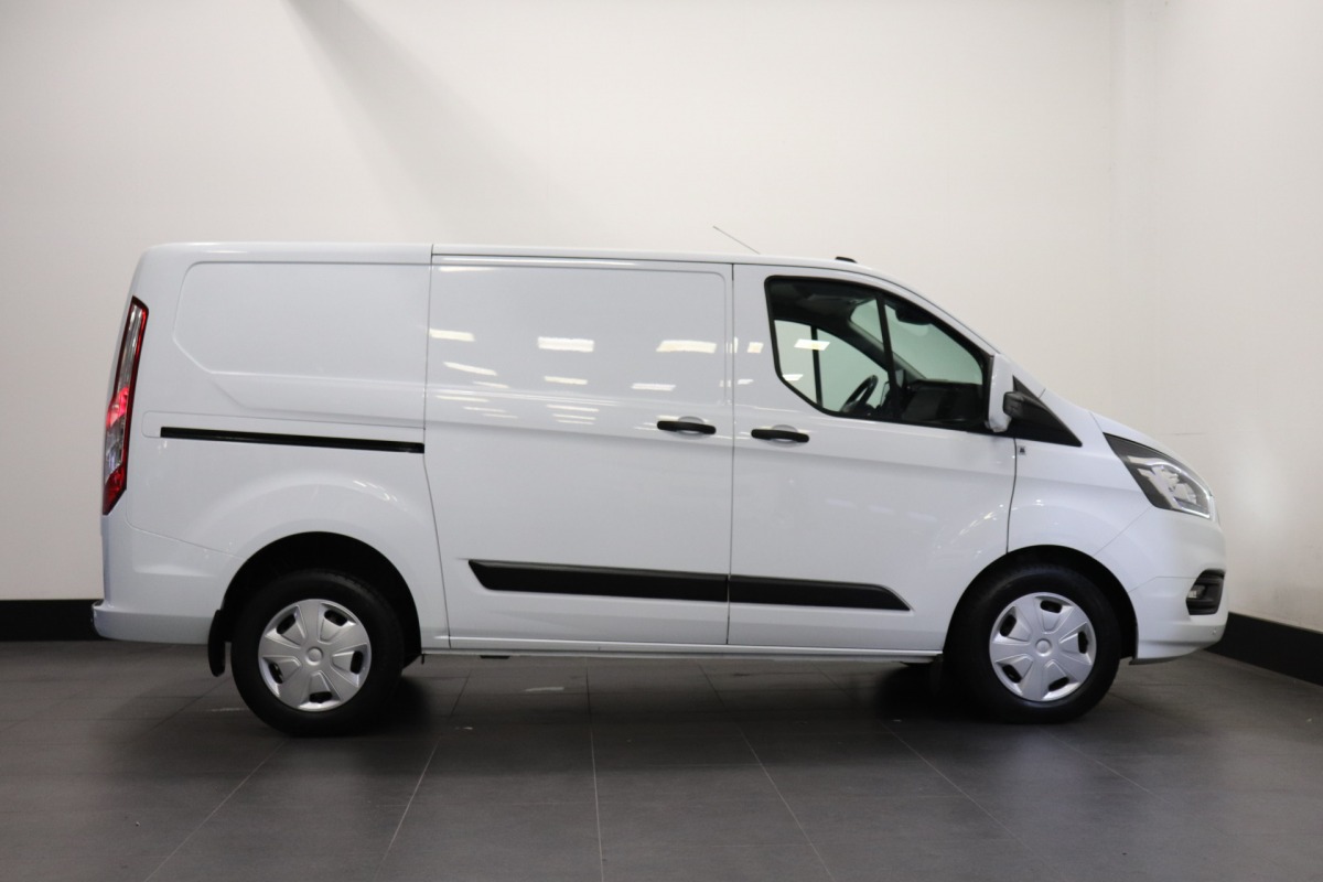 Ford Transit Custom 2.0 TDCI 130PK Automaat - EURO 6 - Airco - Navi - Cruise - € 14.950,- Excl.