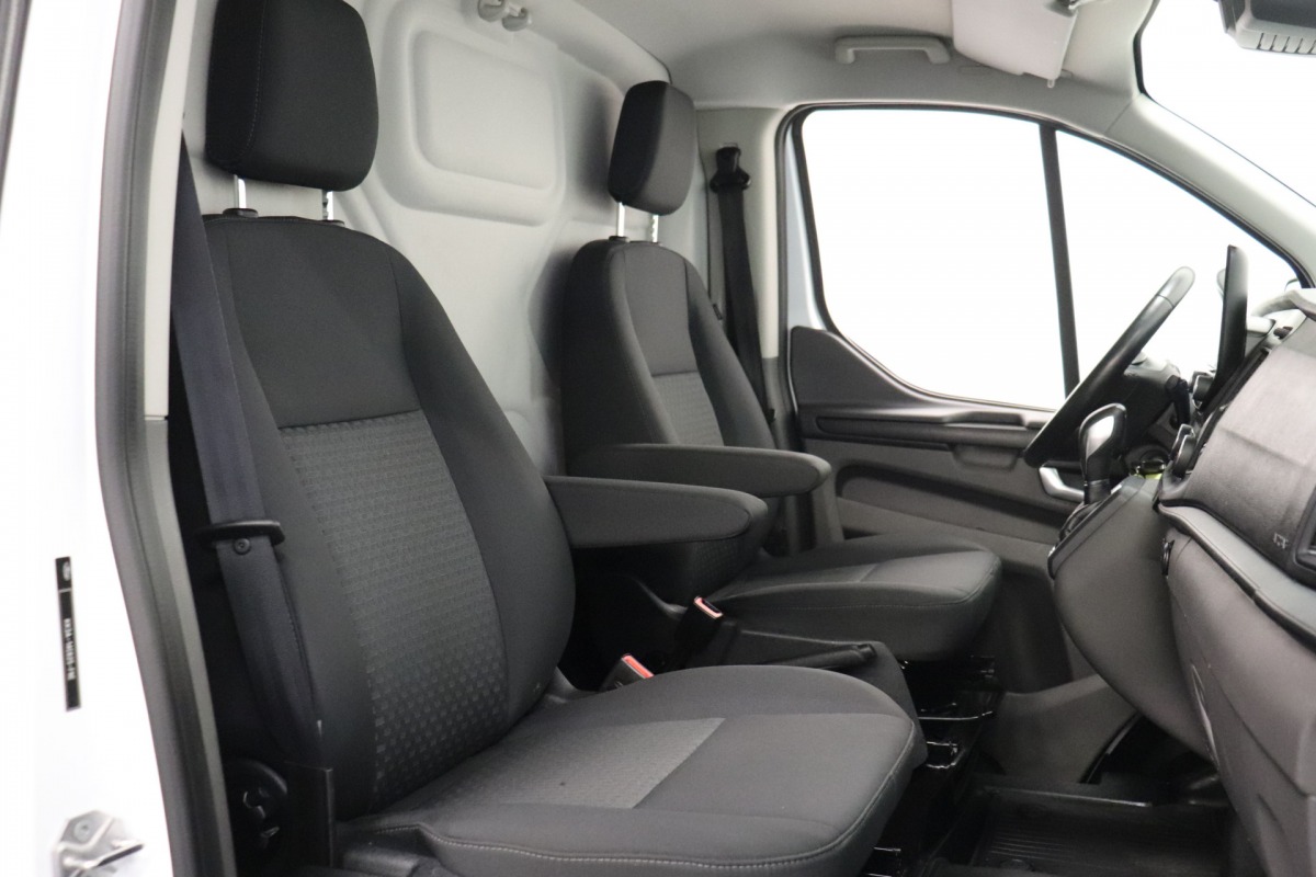 Ford Transit Custom 2.0 TDCI 130PK Automaat - EURO 6 - Airco - Navi - Cruise - € 14.950,- Excl.