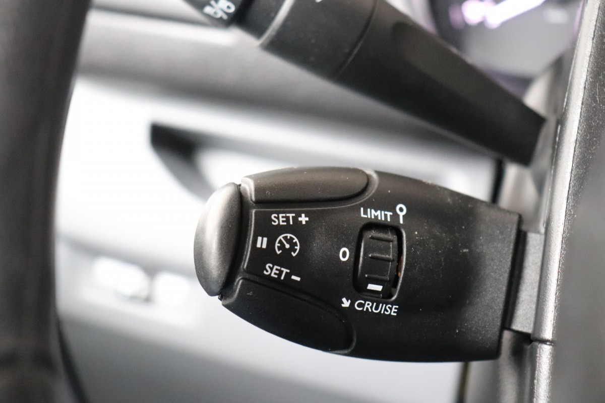 Toyota ProAce 2.0 D-4D 144PK EURO 6 - Airco - Cruise - PDC - € 16.900,- Excl.