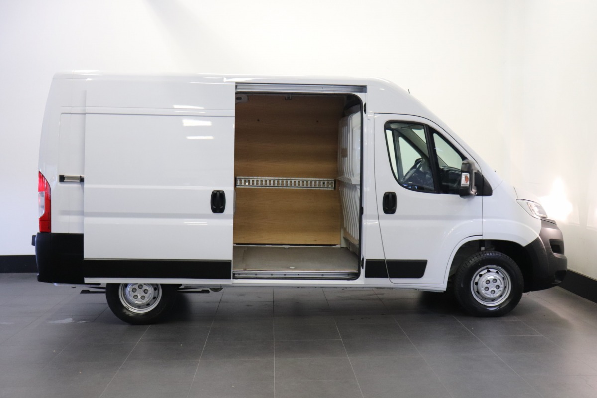 Opel Movano 2.2D 120PK L2H2 EURO 6 - Airco - Cruise - PDC - € 19.950,- Excl.