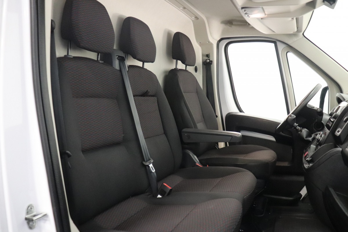Opel Movano 2.2D 120PK L2H2 EURO 6 - Airco - Cruise - PDC - € 19.950,- Excl.