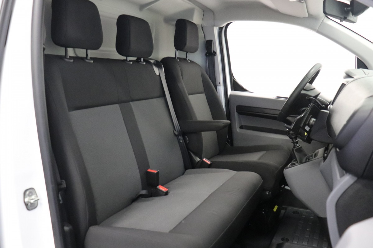Toyota ProAce Worker 2.0 D-4D 145PK EURO 6 - Airco - Cruise - PDC - €17.499,- Excl.