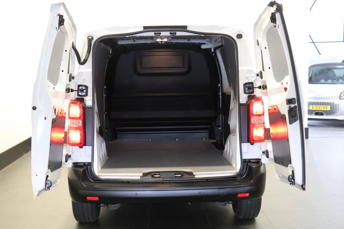 Toyota ProAce Worker 2.0 D-4D 145PK EURO 6 - Airco - Cruise - PDC - €17.499,- Excl.