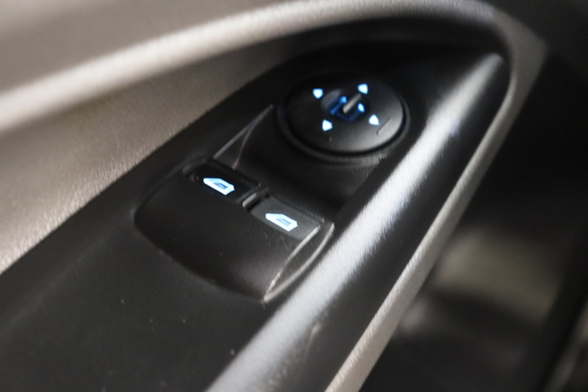 Ford Transit Connect 1.5 EcoBlue EURO 6 - Airco - Cruise - Camera - € 9.900,- Excl.
